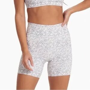 Vuori Studio Pocket Shorts